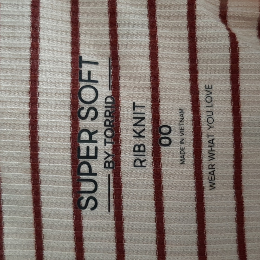 Torrid Striped Ruched Pink Top - Picture 6 of 7